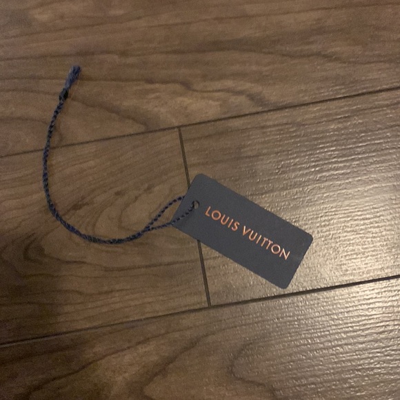 Authentic Louis Vuitton box for a scarf - Picture 5 of 6